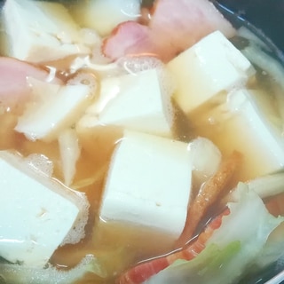 ベーコンと白菜とお豆腐のコンソメスープ
